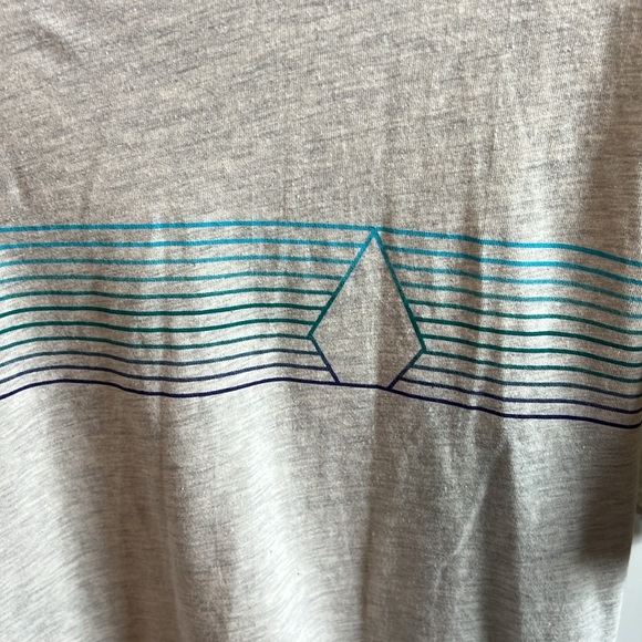 Boys Volcom tshirt - Picture 2 of 4
